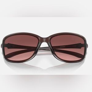 New Oakley Cohort woman’s sunglasses. Hard and soft case included